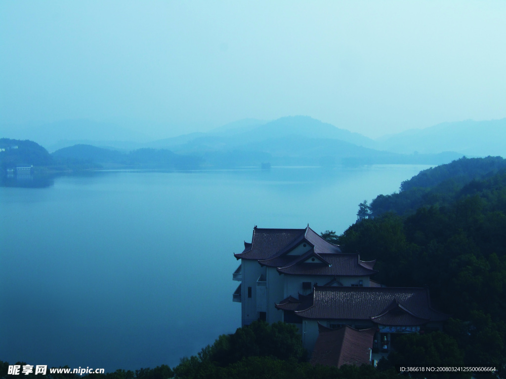 天目湖晨景