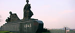 东坡雕像