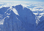 巍峨雪山