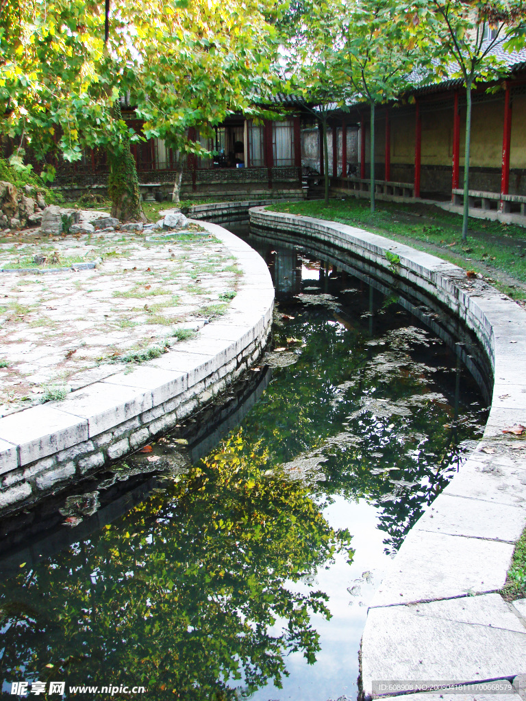 大明湖秋色