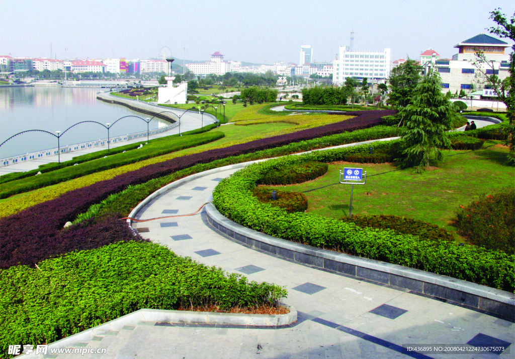 岳阳南湖广场一角