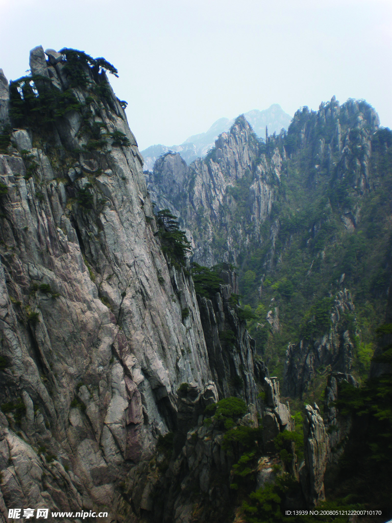 黄山峭壁