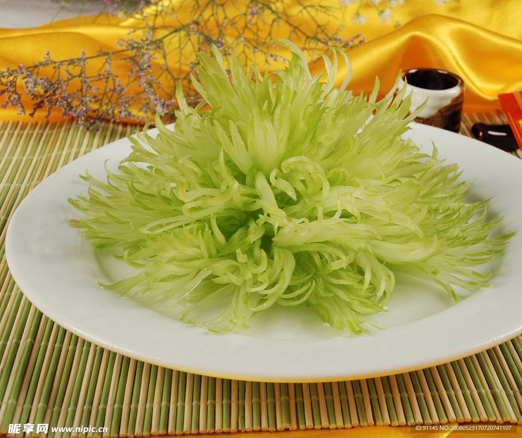 中华美食菊花西芹