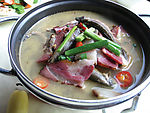 泥鳅炖腊肉