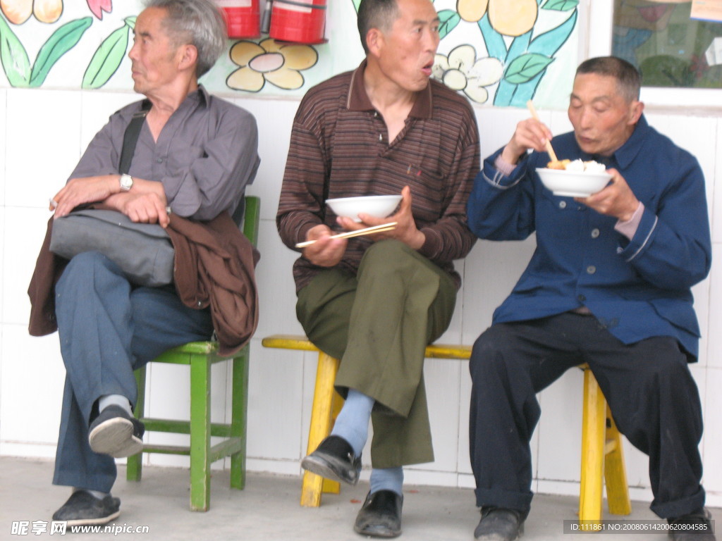 地震后终于吃到了一顿美餐
