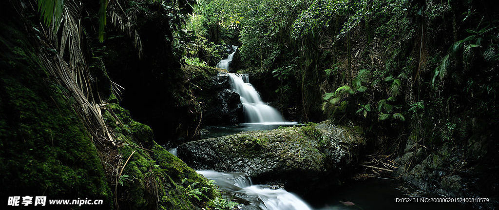 深山溪水