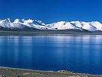 雪山静湖