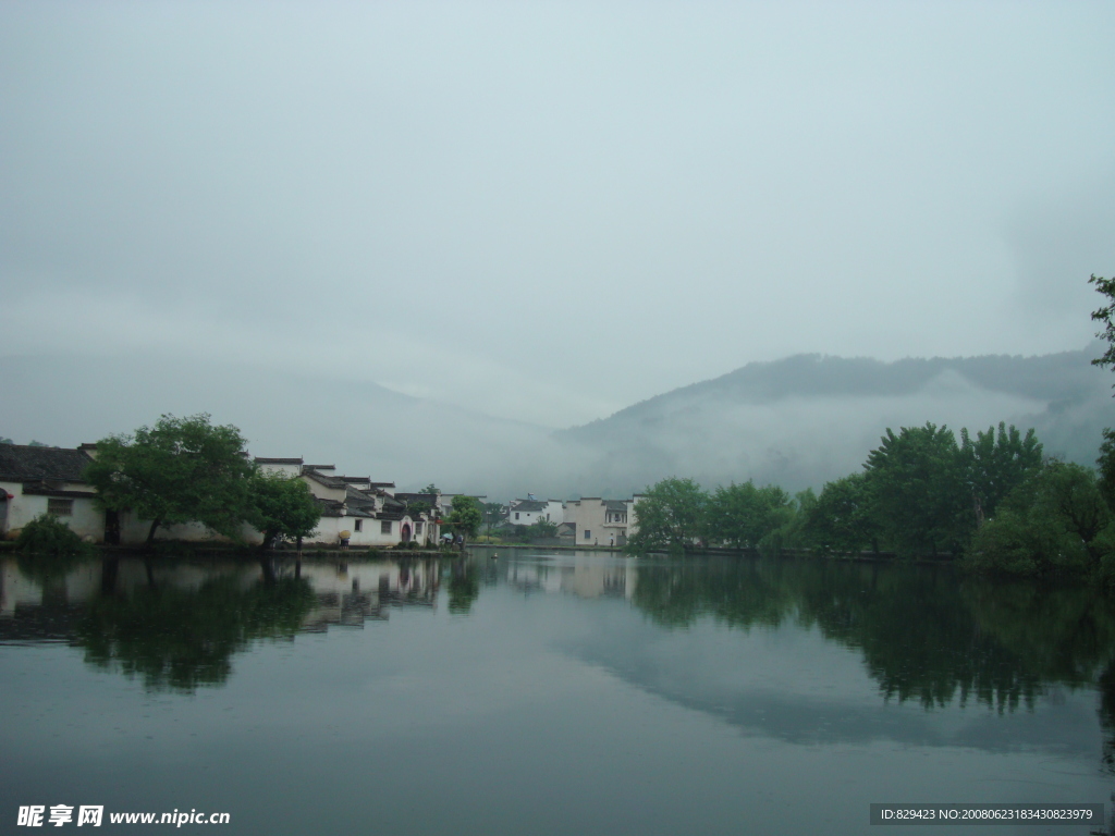 宏村雨景