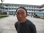 新兴老大爷在九尺金沙小学