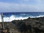 海浪拍岸