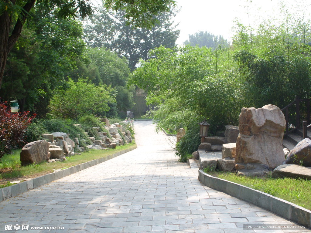 石板路