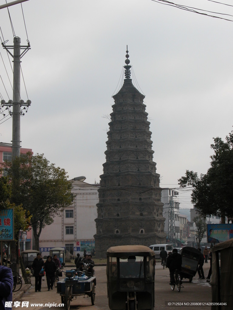 黄梅乱石塔