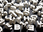 字母组合摆放
