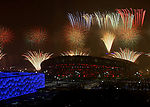奥运会开幕式 水立方边的鸟巢焰火