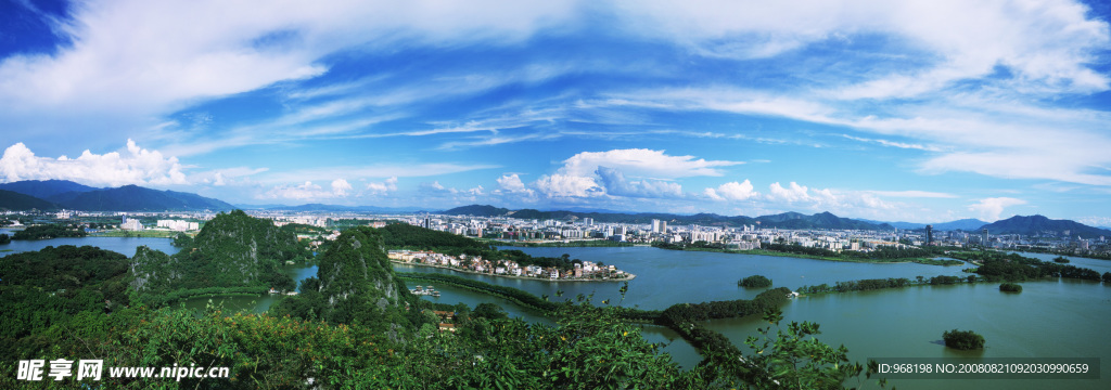 七星岩风景图