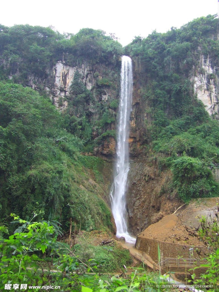 兴义峡谷瀑布