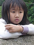 沉思的女孩