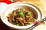 黄豆焖狗肉