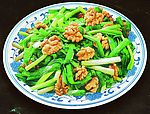 核桃仁拌韭菜