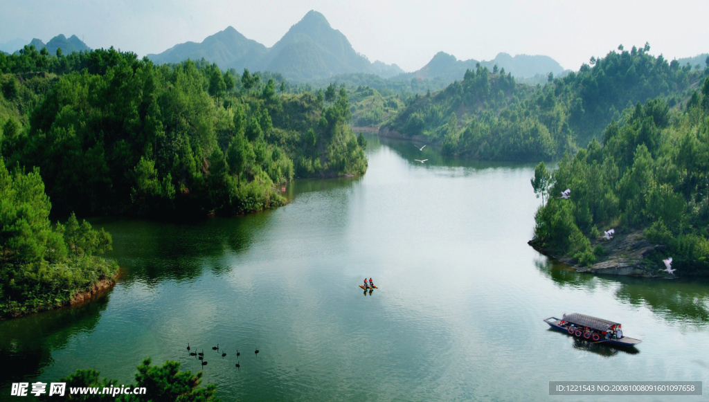 花山湖白鹤景色