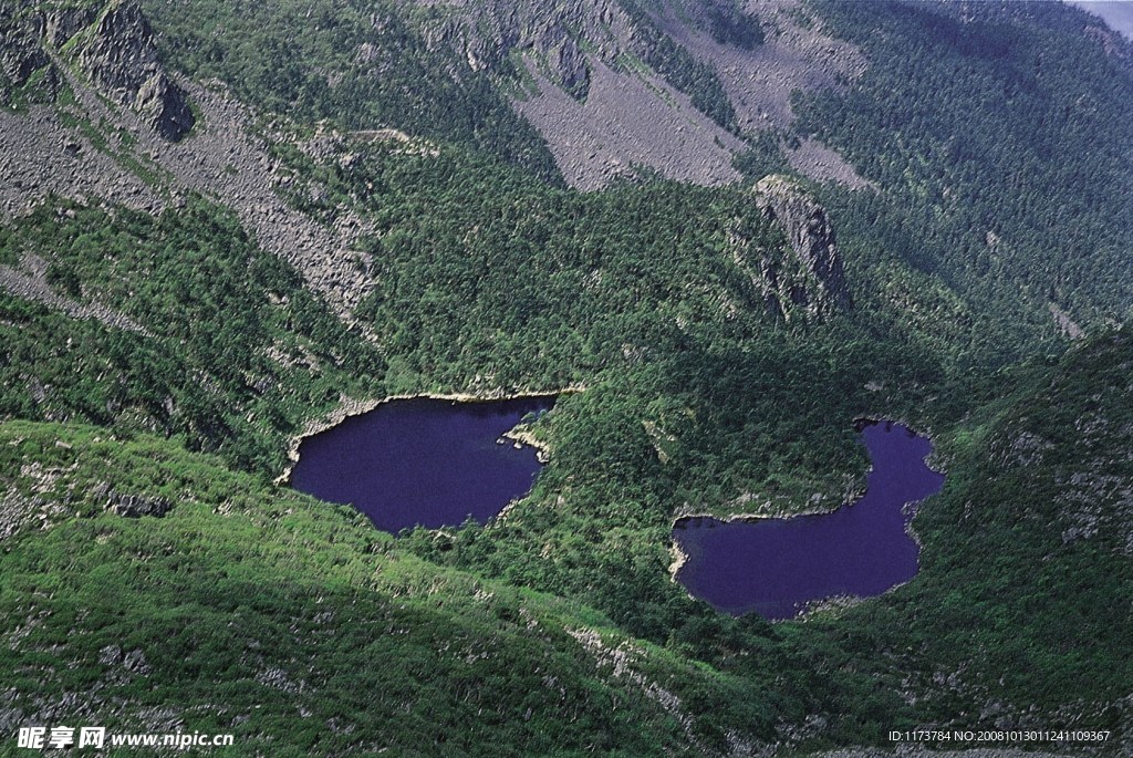 螺髻山姐妹湖