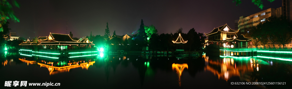 纵棹园美丽夜景