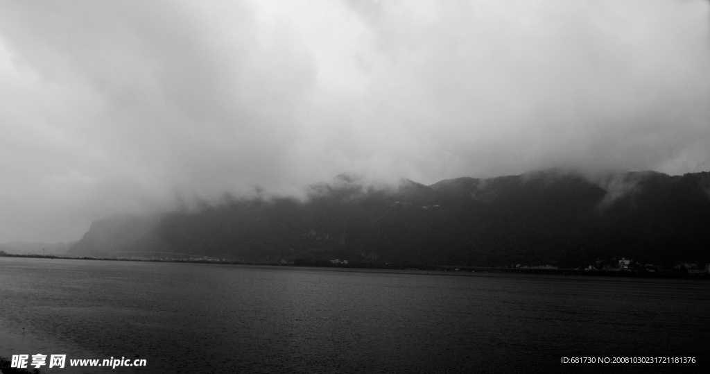 滇池