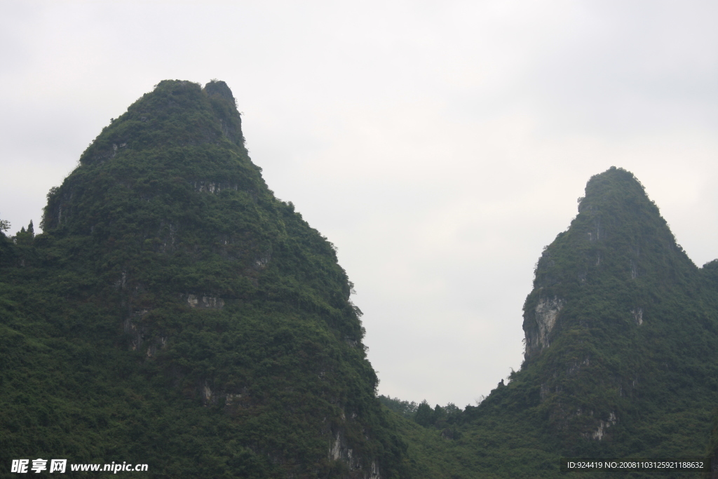 小河流水