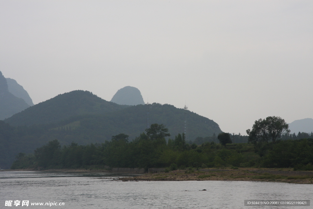 小河流水