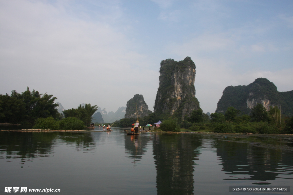 小河流水