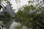 小河流水