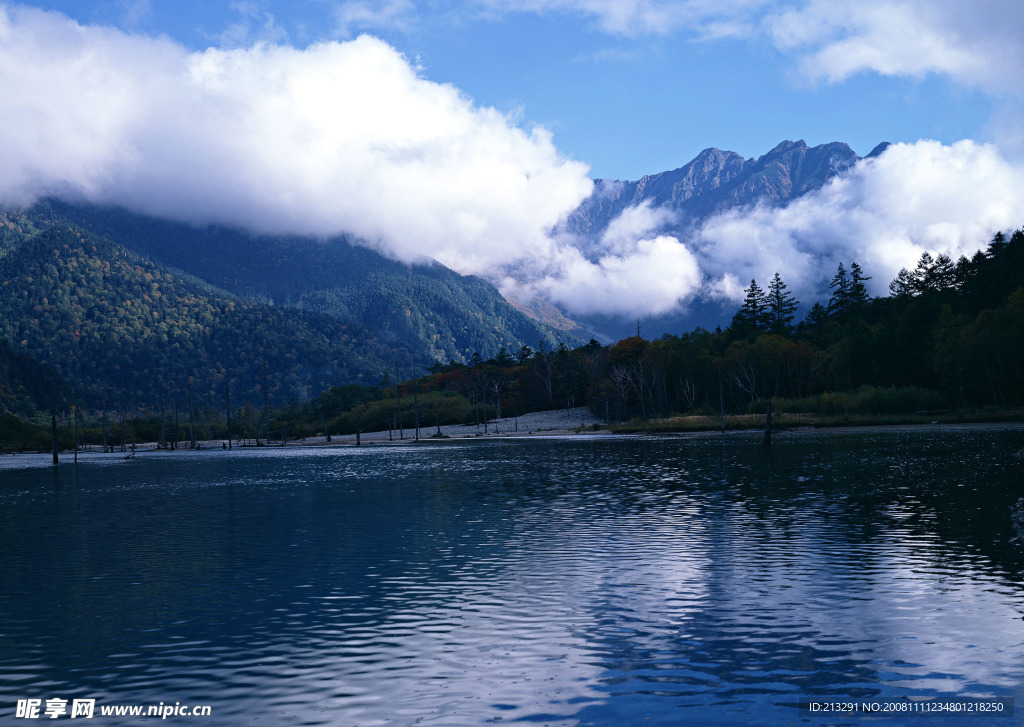 山水剪影