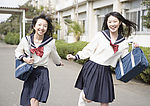 奔跑的女生