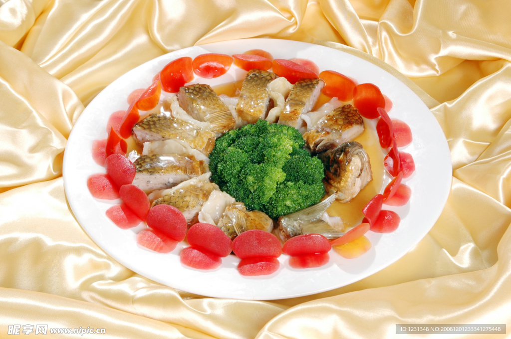 餐饮美味菜式 煎焗鲮鱼肉块