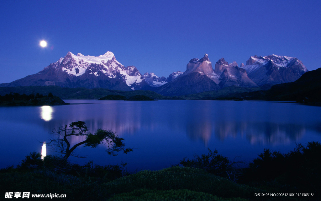 湖面夜景