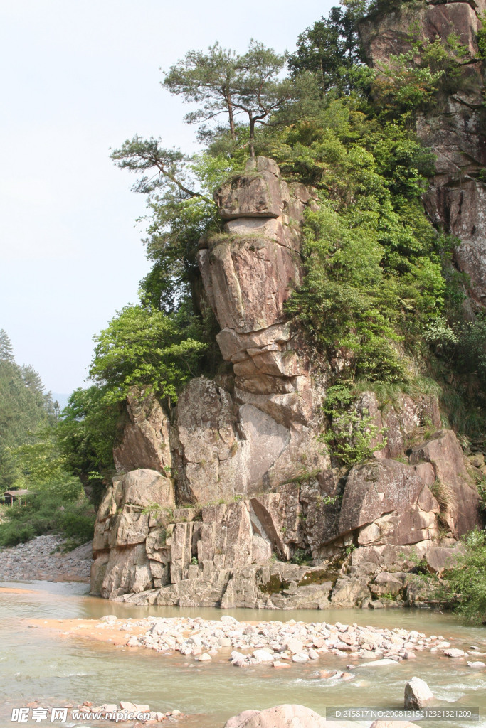 浙西大峡谷观音石像