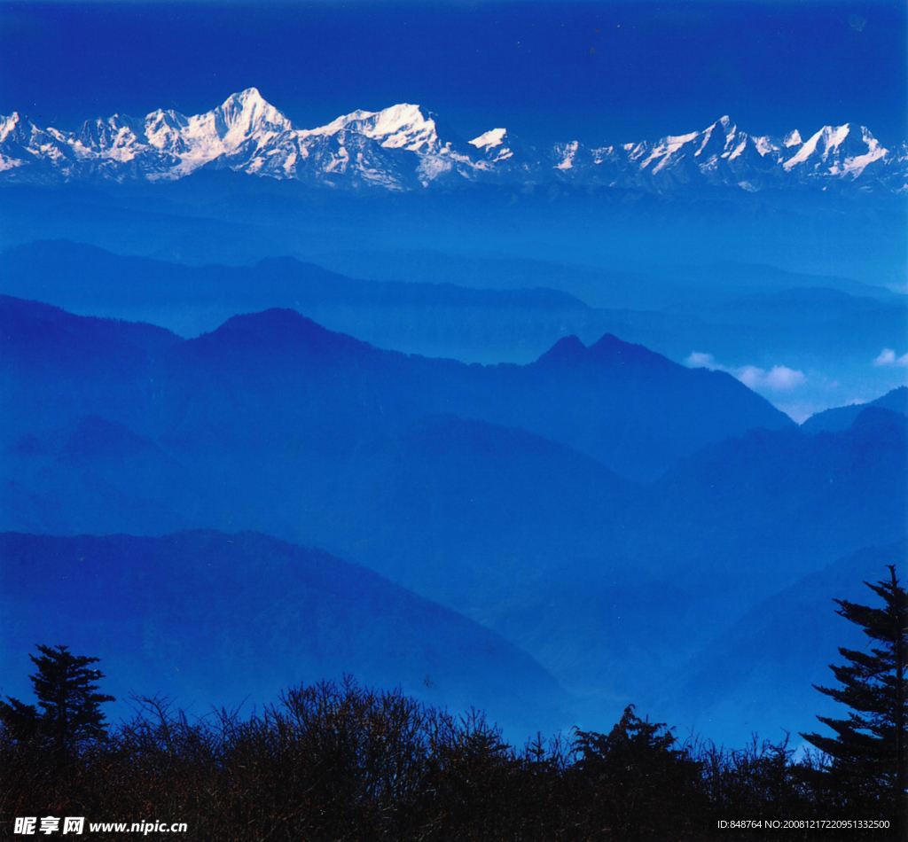 贡嘎山雪山群