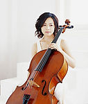 美女演奏大提琴