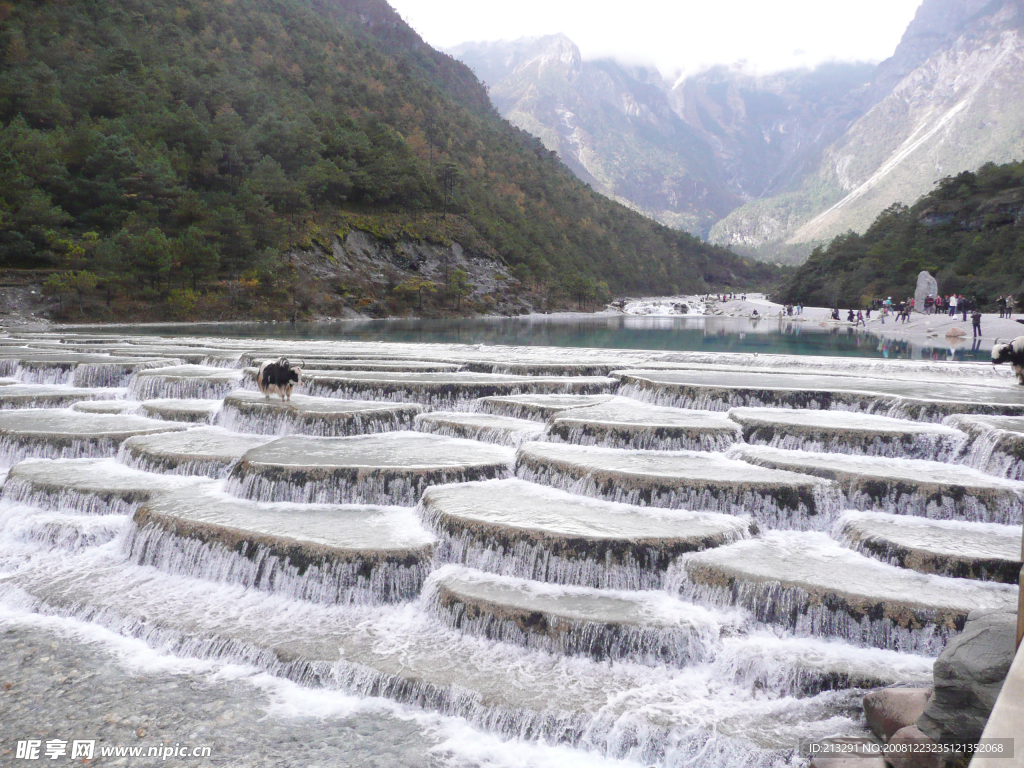 山水剪影