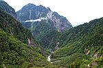 山峦叠翠