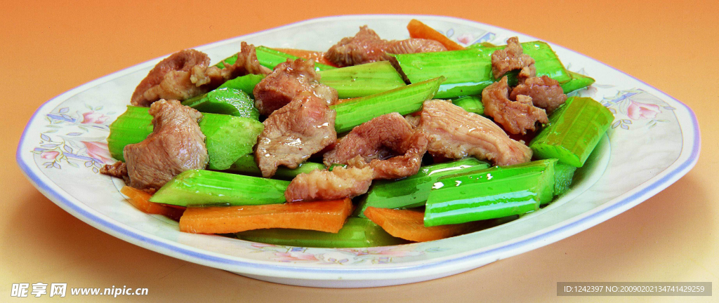 西芹炒肉片