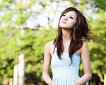 台湾网络人气美女果子MM清凉淡蓝裙装