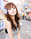 台湾网络人气美女果子MM戴花