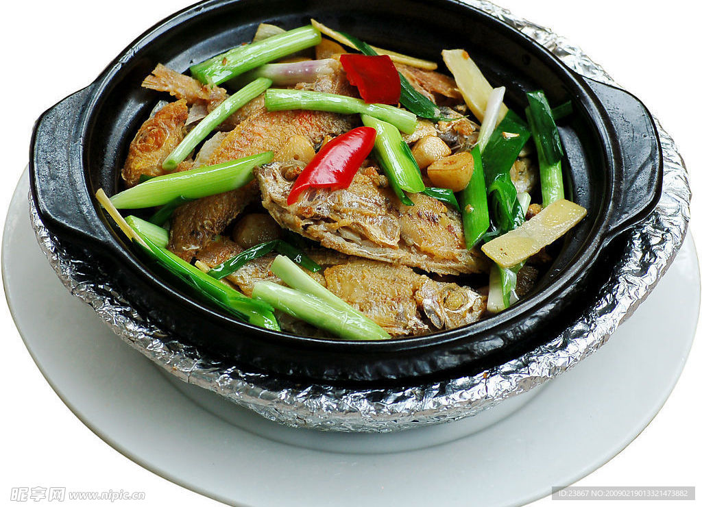 蒜香杂鱼煲