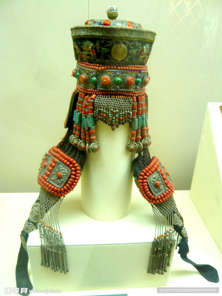 蒙古族妇女头饰
