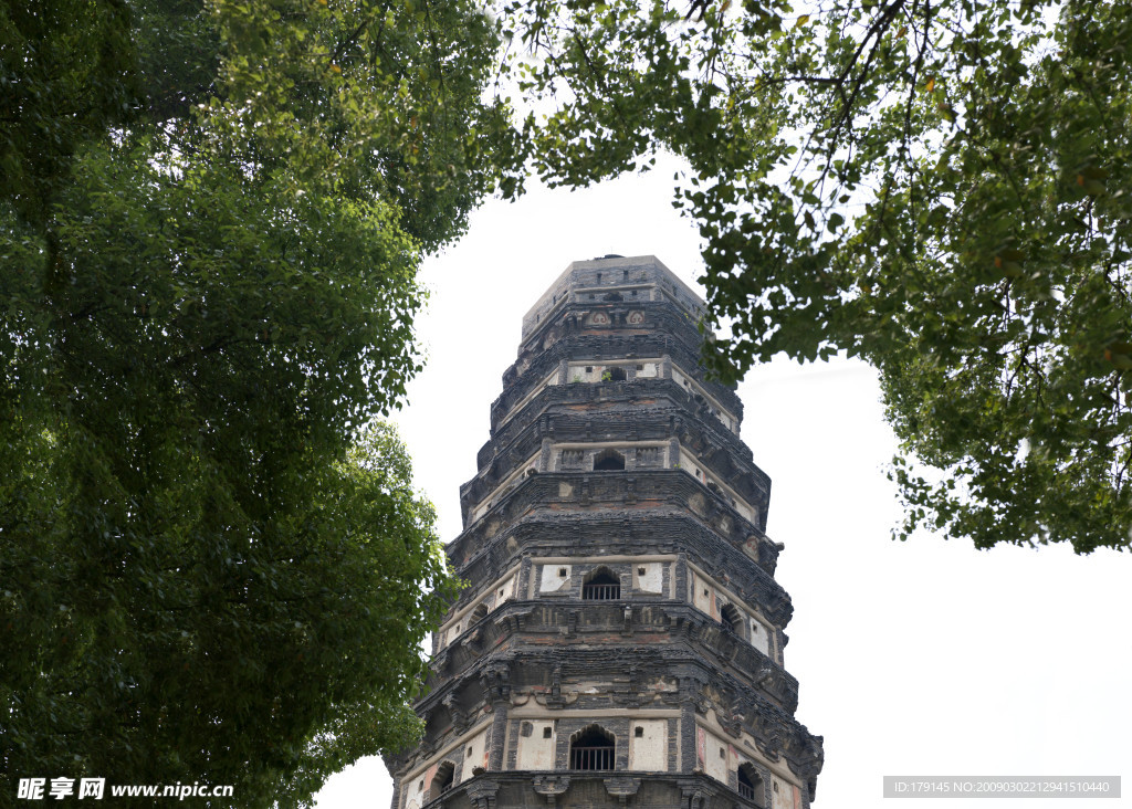 虎丘的云岩寺塔