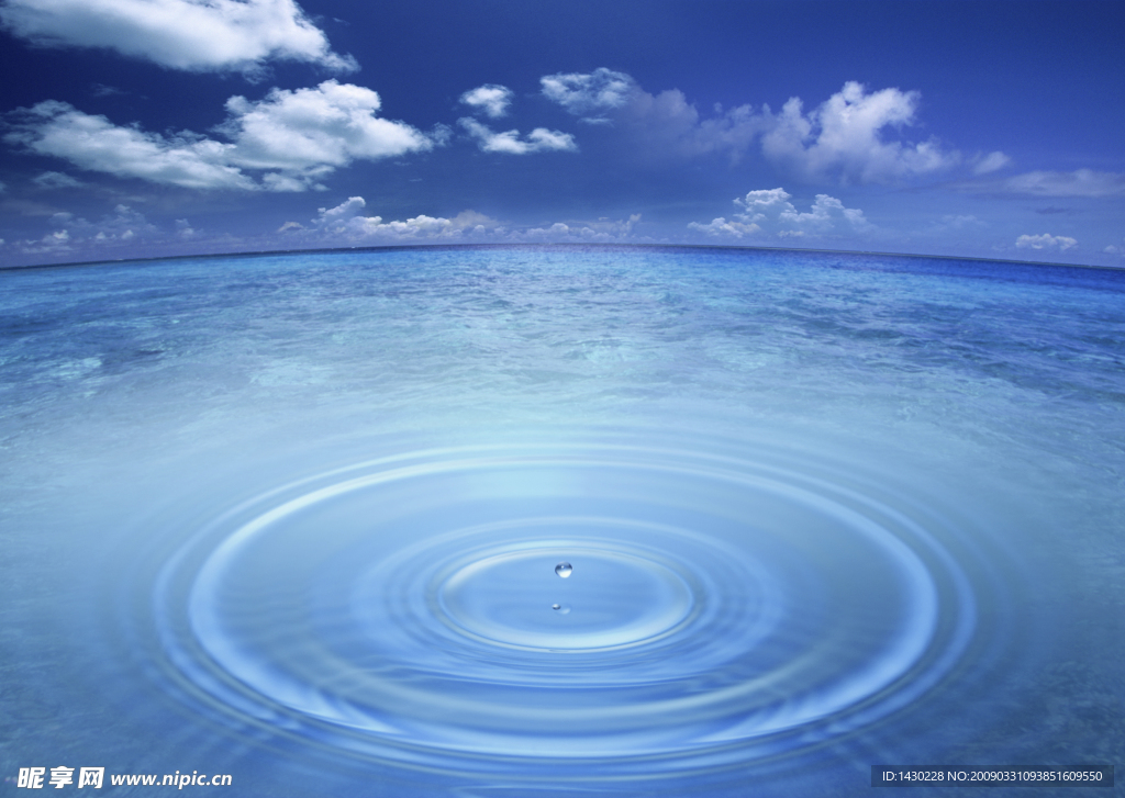 天空 水滴 海 白云