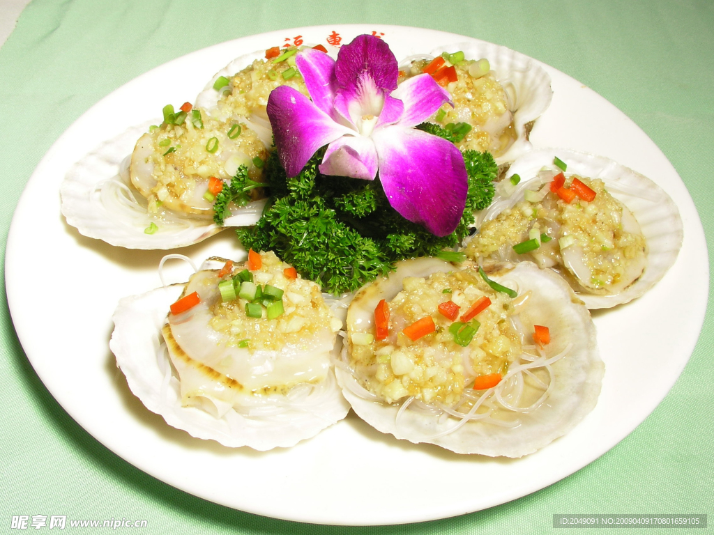 蒜茸粉丝蒸扇贝