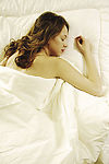 臥室睡眠美女