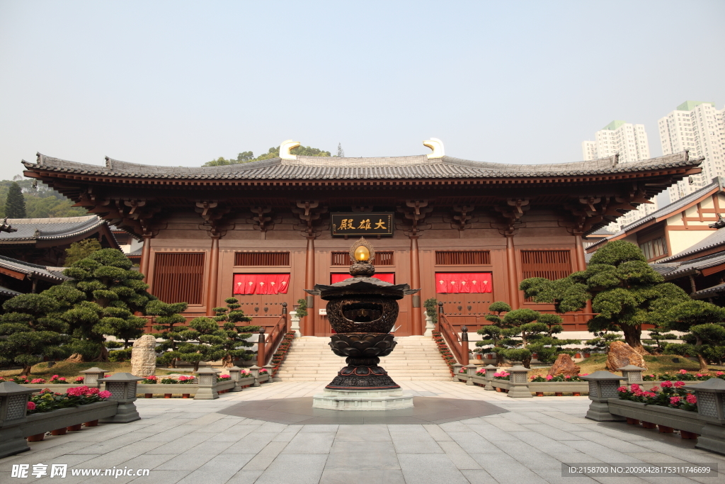 实拍大雄殿前景